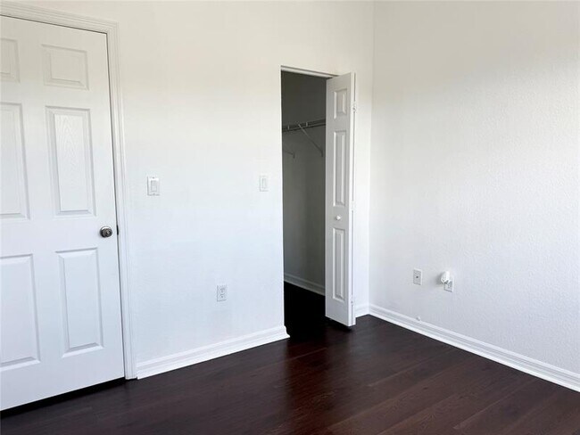 Building Photo - 10870 NW 88th Terrace