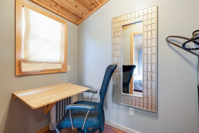 Building Photo - 5500 Westminster Dr