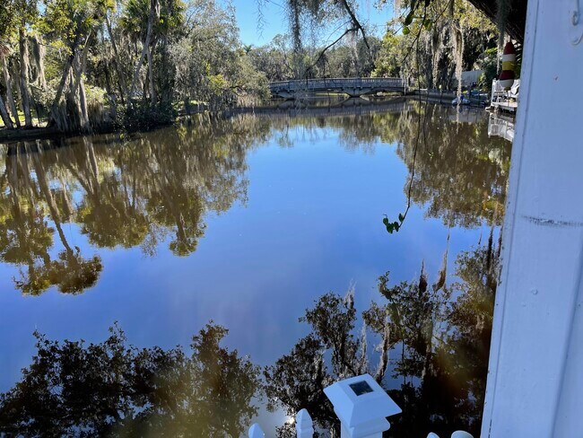 Building Photo - 196 SW Kanner Hwy