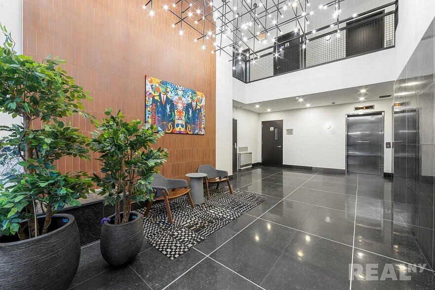 Building Photo - 525 Union Ave