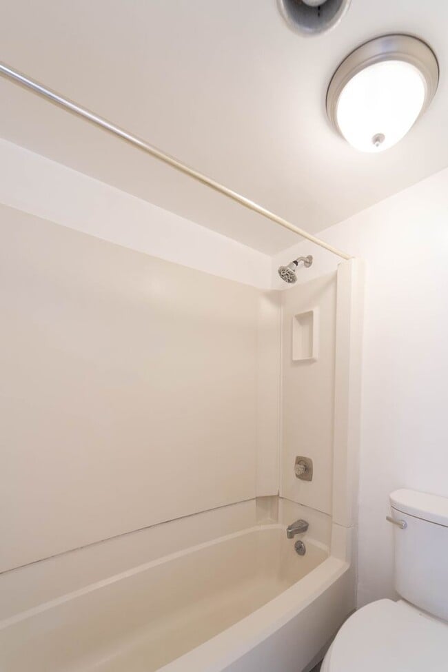 Building Photo - 8370 Greensboro Dr