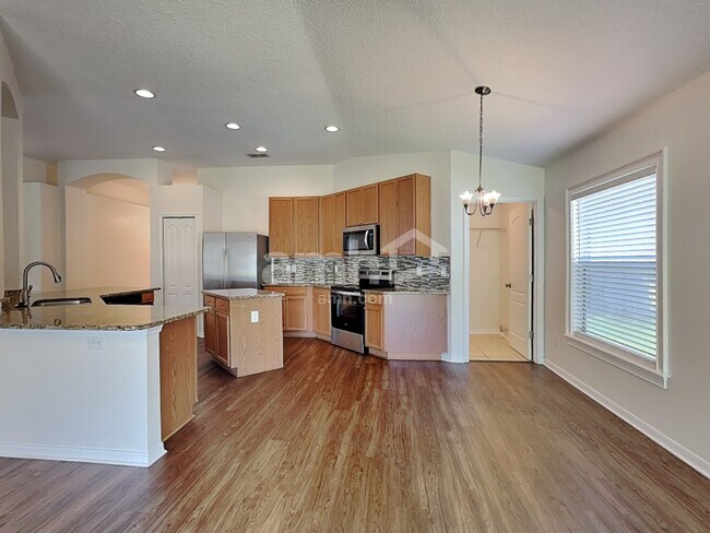Building Photo - 3584 Shrewsbury Dr