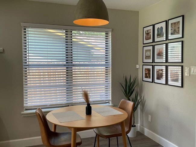 Building Photo - 10200 Quail Valley Blvd