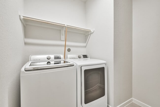 Building Photo - 9123 Eskesen Dr