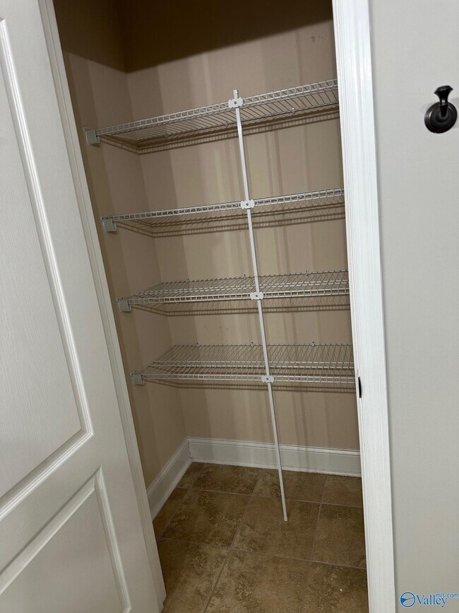 Building Photo - 110 Chelsea Park Row