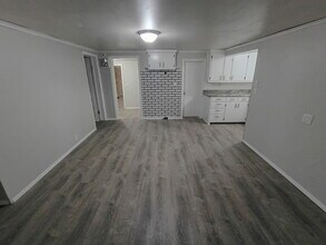 Building Photo - 511 7th Ave N