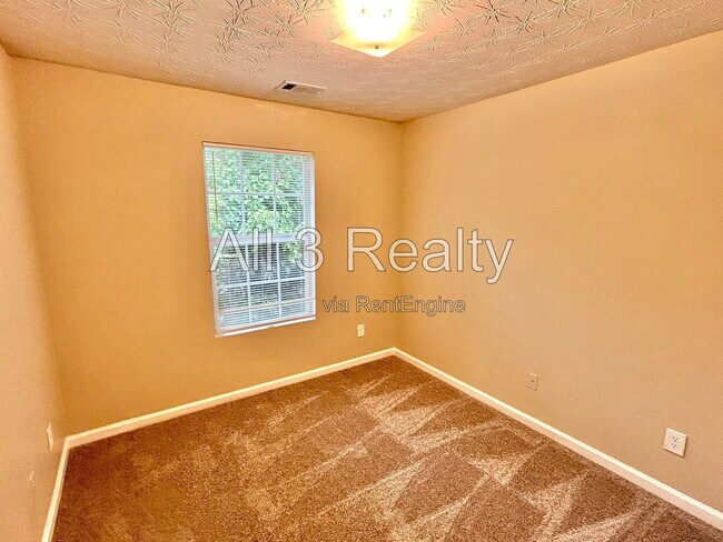 Building Photo - 1559 Eastern Sunrise Ln