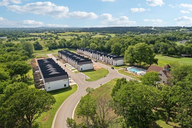 Building Photo - BRAND NEW LUXURY 3 BEDROOM 2.5 BATH TOWNHO...