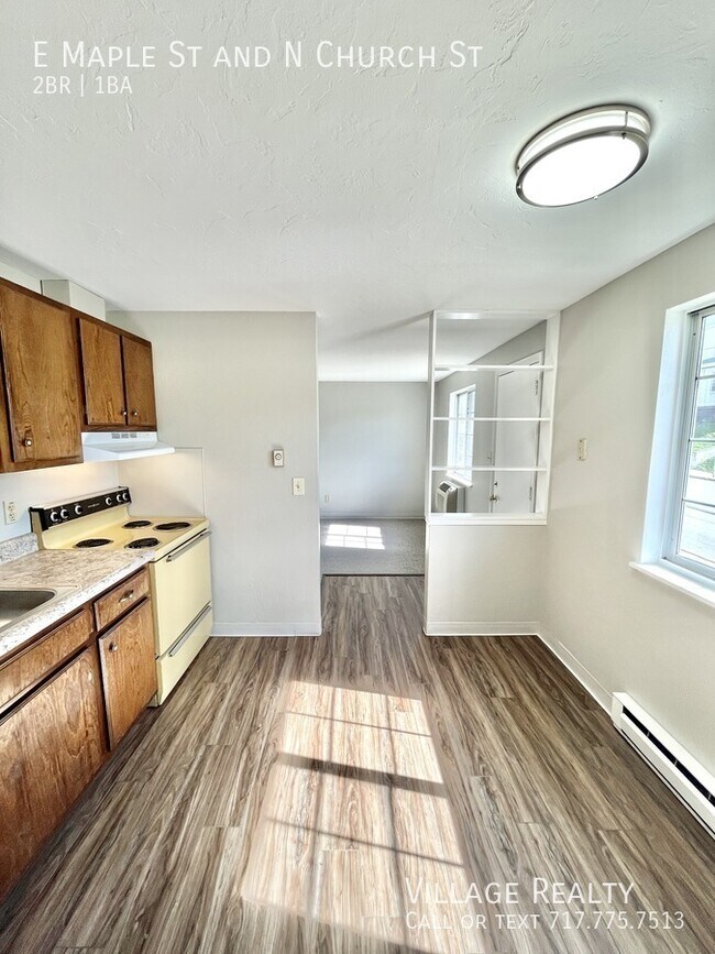 Building Photo - 361 E Maple St