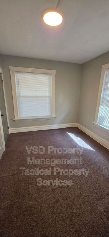 Building Photo - 8204 Vineyard Ave