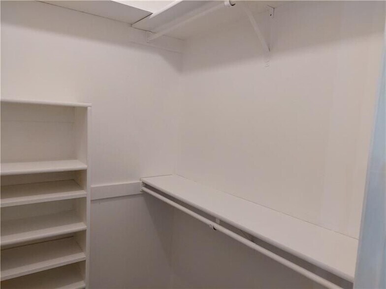 Building Photo - 1003 Dunbar Dr