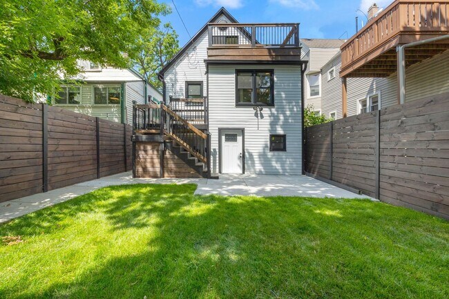 Building Photo - 4143 N Drake Ave