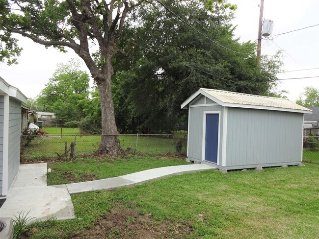 Building Photo - 3923 Cosby St