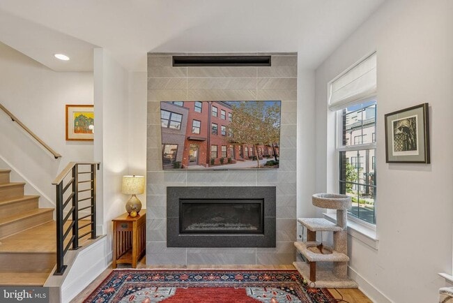Building Photo - 11225 Beaker St