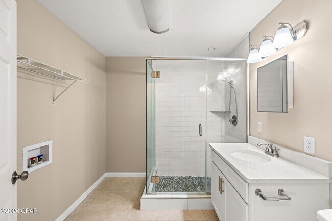 Building Photo - 2716 Oak Hammock Dr