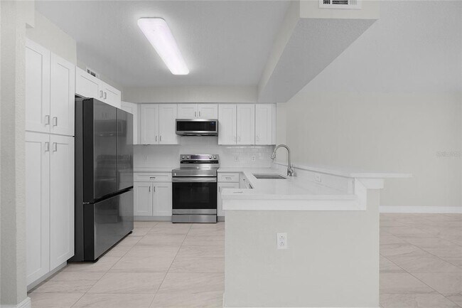 Building Photo - 13929 Fairway Island Dr
