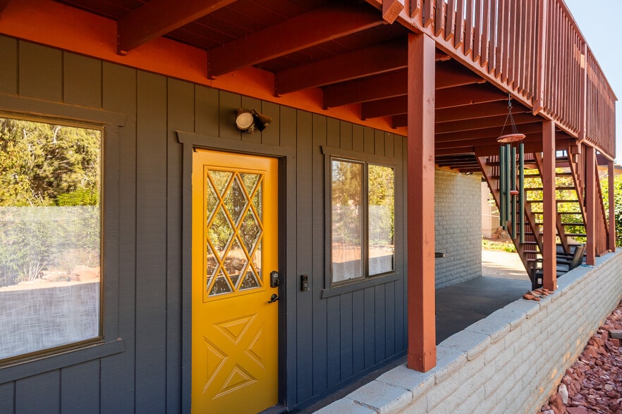 Building Photo - 350 Panorama Blvd