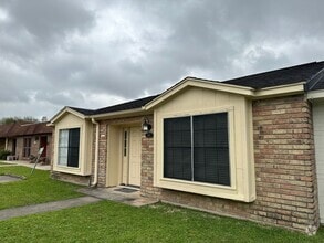 Building Photo - COMING SOON - 3 Bedroom, 2 Bathroom for Rent!