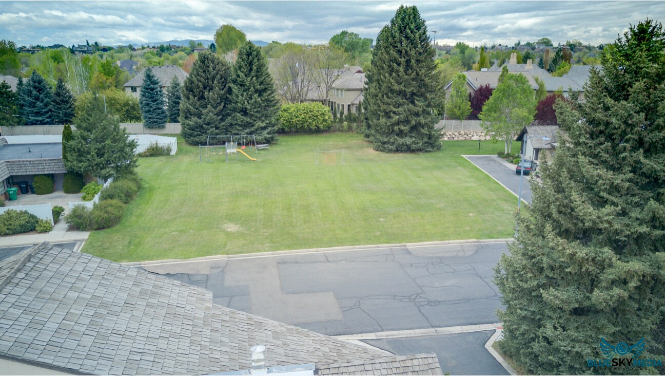Building Photo - 3440 Brookside Dr.