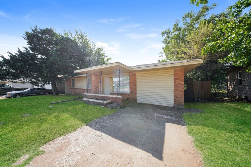 Building Photo - 2610 NW Lindy Ave