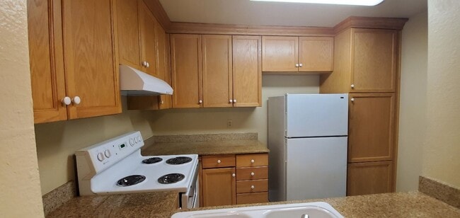 Building Photo - Beautiful Updated Studio in Vallejo with Patio Community Pool Gated Complex and Secured Parking