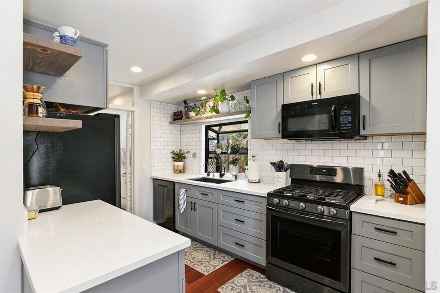 Building Photo - 4503 33rd St