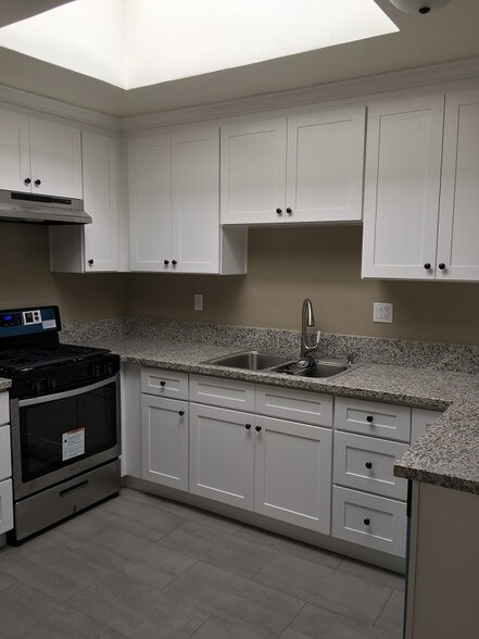 remodeled kitchen - 132 Gaviota Ave