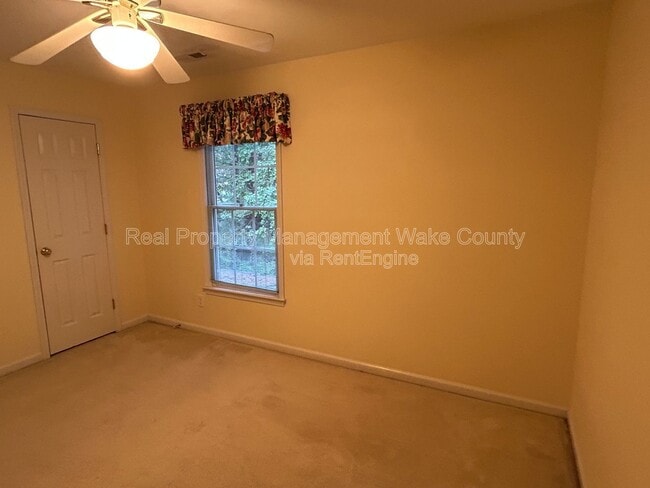 Building Photo - 106 Oak Spring Ct