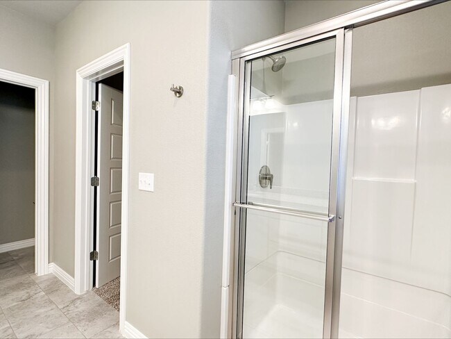 Building Photo - 2067 N Penelope Ln