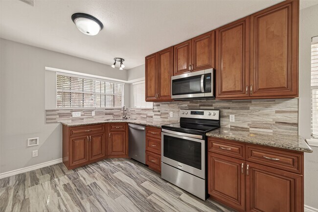 Building Photo - 15734 Pagehurst Dr