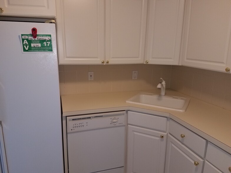 Building Photo - 100 S Berkley Sq