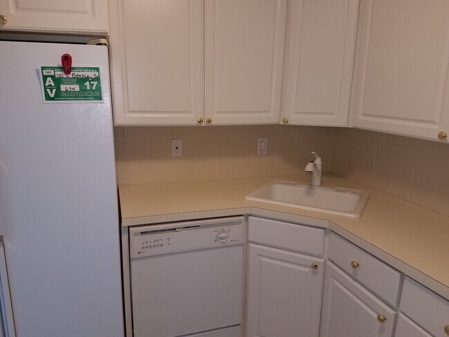 Building Photo - 100 S Berkley Sq