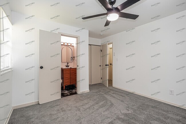 Building Photo - 4818 Colonel Perry Dr