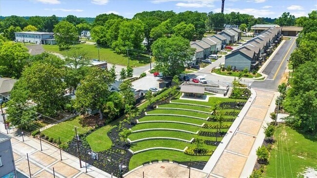 Building Photo - 5524 Garens Way