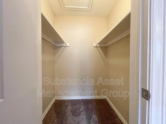 Building Photo - 1430 NW 25th St