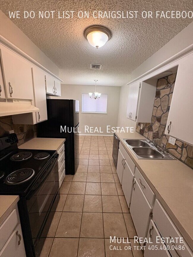 Building Photo - 5704 NW 33rd St