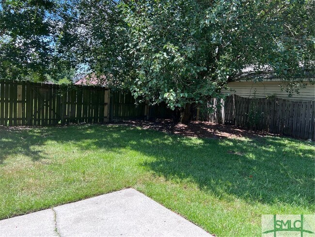 Building Photo - 132 Longleaf Cir