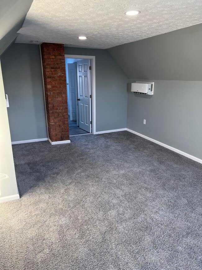 Building Photo - Gorgeous 4 bd, 2.5 bth Lakewood Stunner!