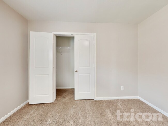 Building Photo - 2402 Regatta Ln