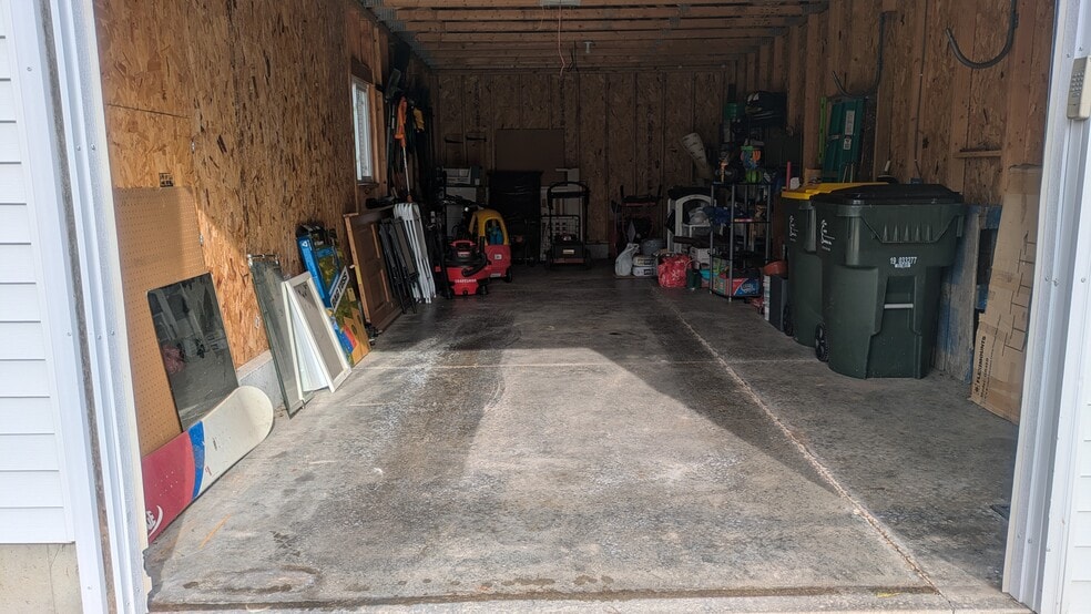 Building Photo - 10988 Ridge St