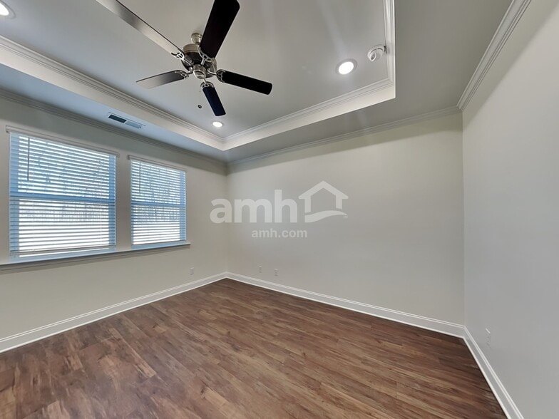 Building Photo - 5500A Farm Pond Ln