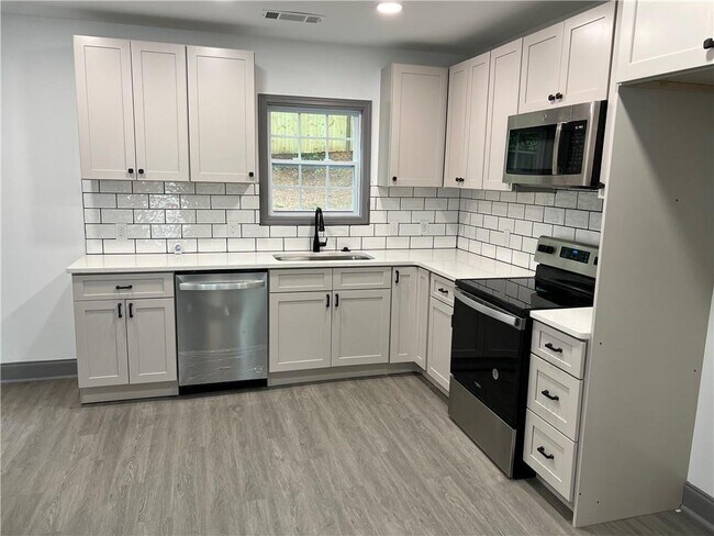 Building Photo - 221 Stafford St NW