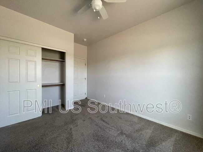 Building Photo - 8700 E Loos Dr