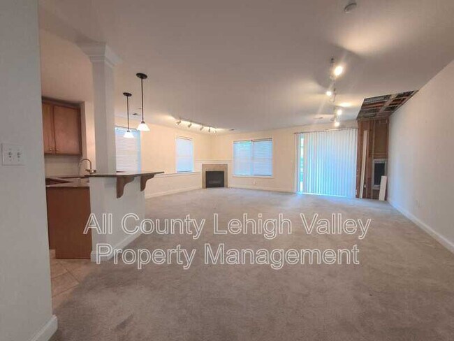 Building Photo - 1157 Meadow Lark Way