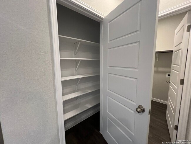 Building Photo - Luxury Duplex in Seguin! (Navarro ISD)
