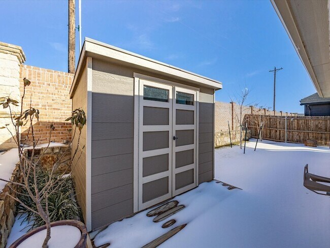 Building Photo - 701 Presidio St