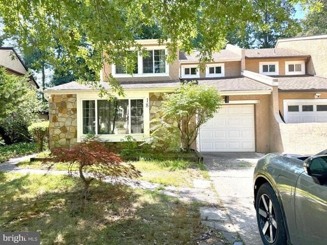 Building Photo - 18 Goshawk Ct