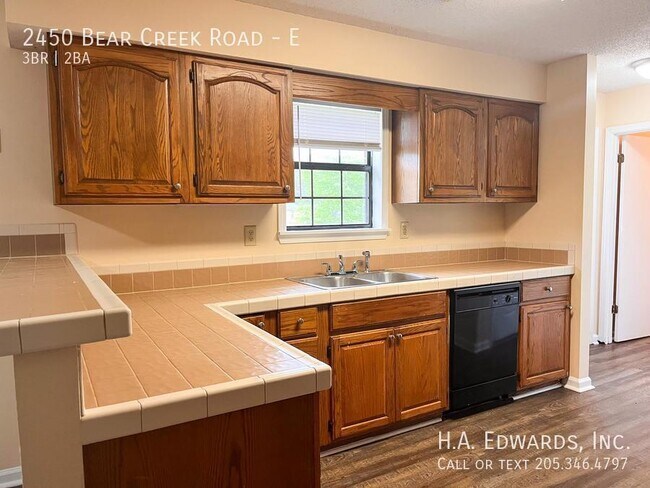 Building Photo - 2450 Bear Creek Rd E