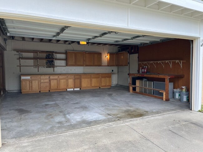 Building Photo - RECENTLY REFURBISHED  SINGLE STORY HOUSE W...