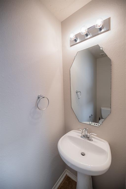 Building Photo - 18 Whitekirk Pl